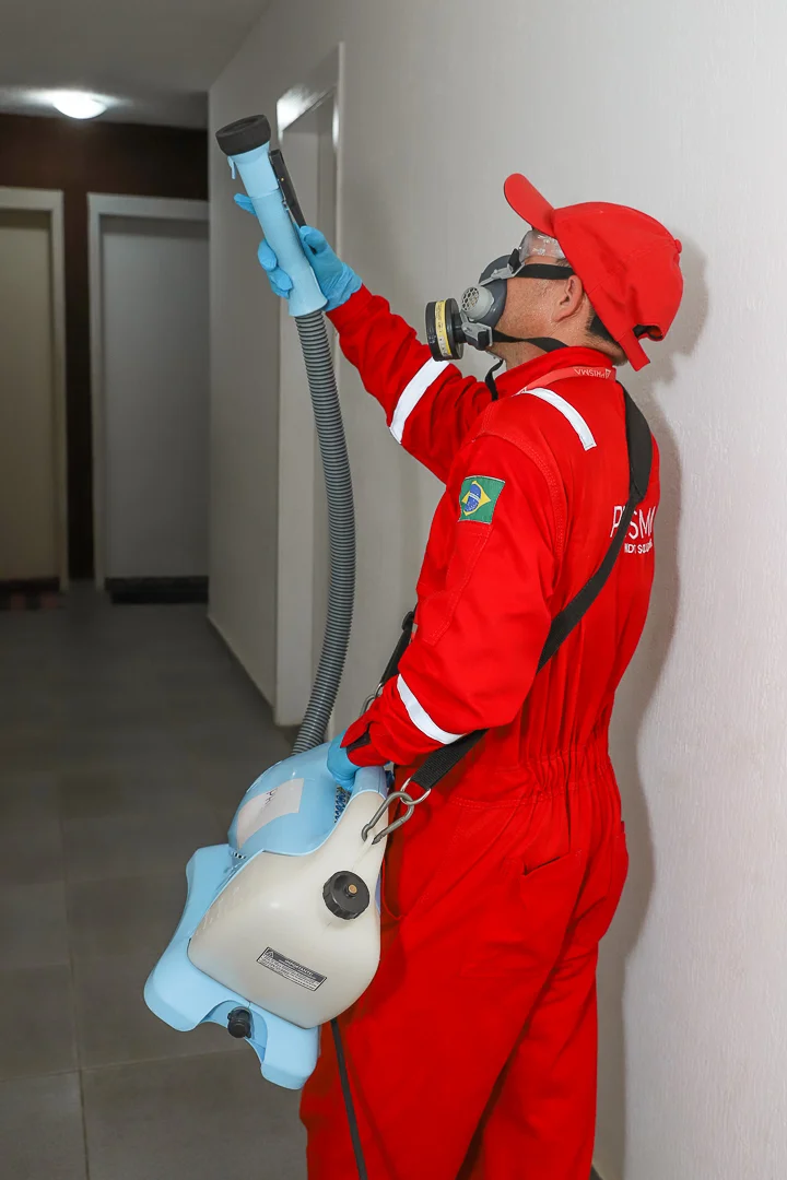 Sanitização e Desinfecção de Ambientes